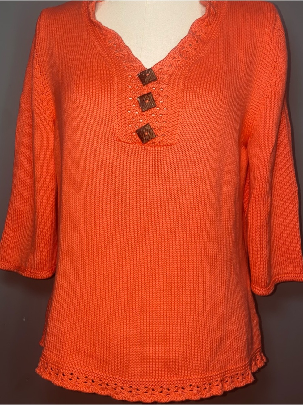 Splendor! Pink/Peach Knit Top Sweater with Decorative Wood-Tone Buttons Size M